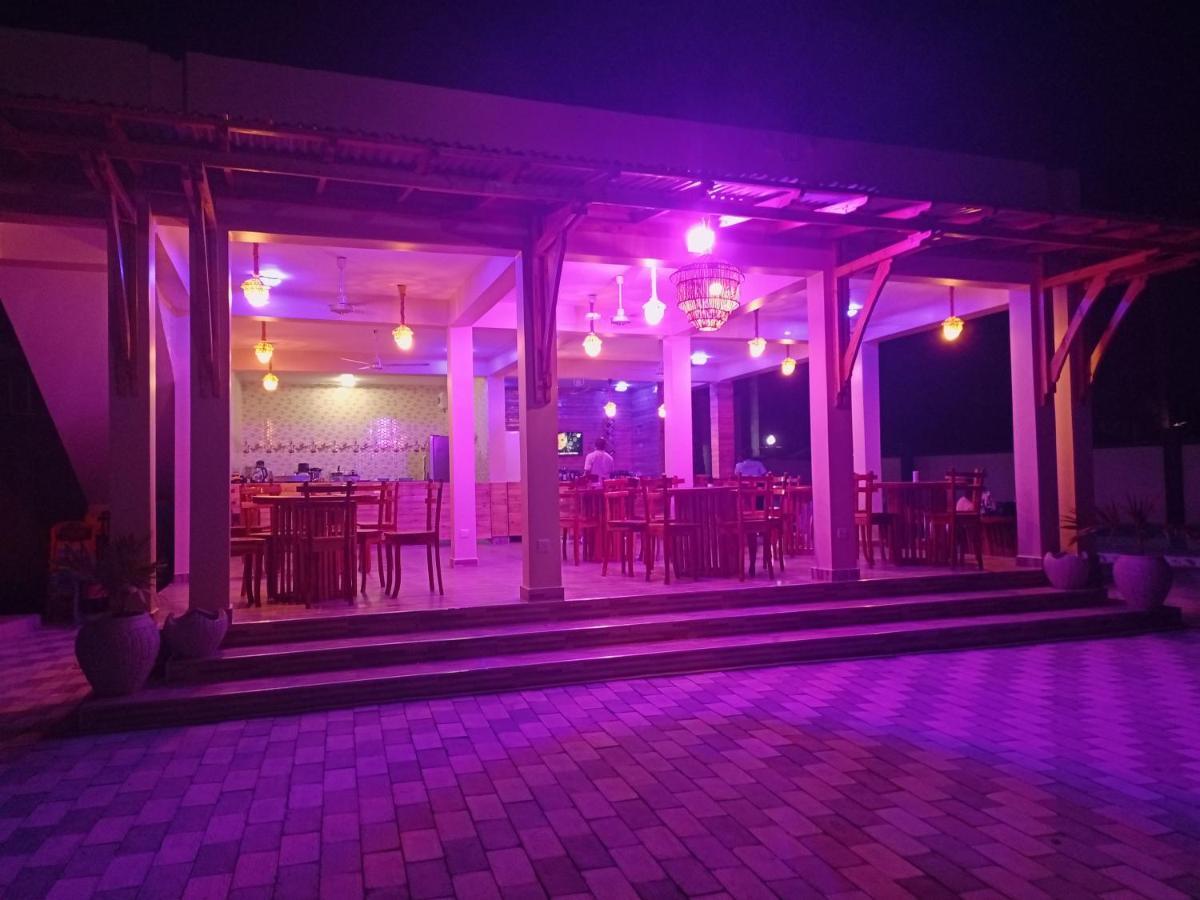 Chibuba Airport Accommodation Daressalam Exterior foto