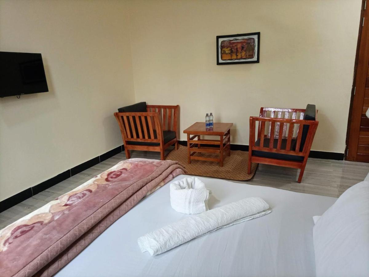 Chibuba Airport Accommodation Daressalam Exterior foto